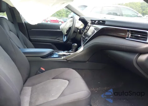 2018 Toyota Camry Hybrid Le z USA, uszkodzony, nr VIN 4T1B31HK9JU501213